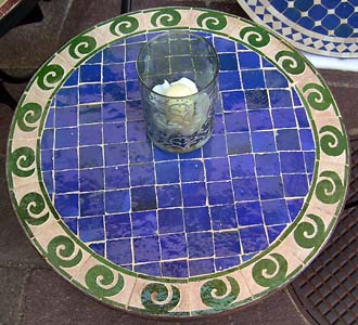 handgearbeiteter Mosaiktisch aus Marokko