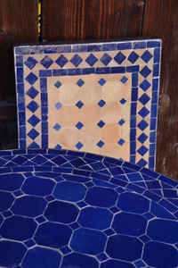Mosaiktisch Varianten in Blau